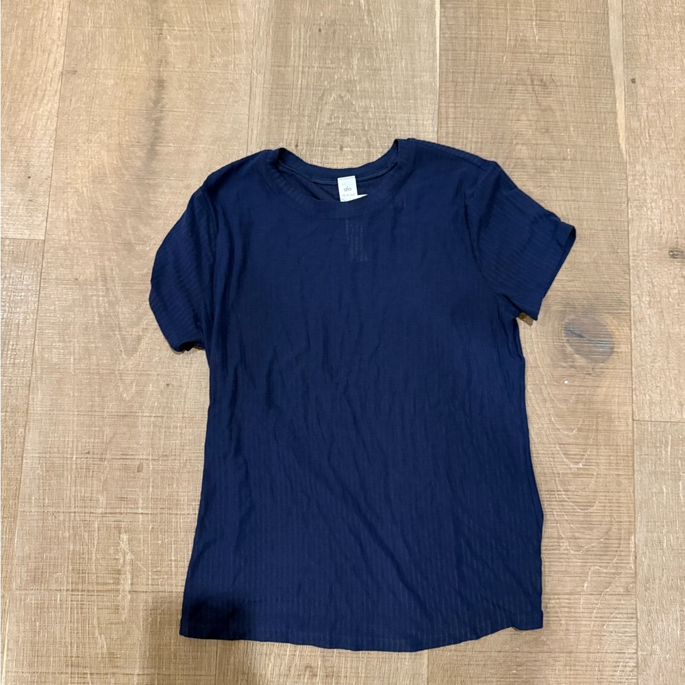 ALO Yoga navy blue Tee